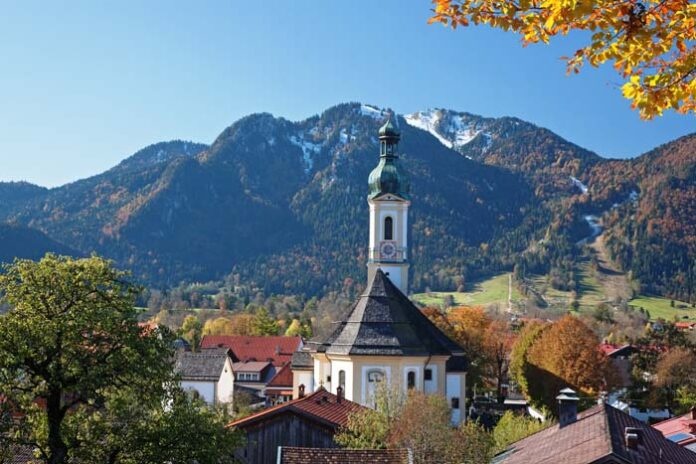 Aus eins mach zwei: Der „Lenggrieser Wanderherbst“ teilt sich in zwei Blöcke auf – für Bergziegen und Genießer Aus eins mach zwei: Der „Lenggrieser Wanderherbst“ teilt sich in zwei Blöcke auf – für Bergziegen und Genießer