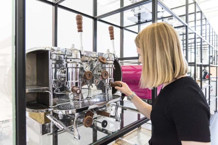 Ein ganzer „Kosmos Kaffee“ Ein ganzer „Kosmos Kaffee“