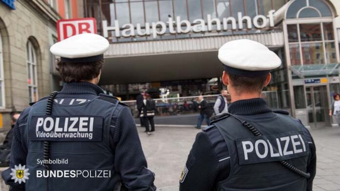 Mehrere Gewaltdelikte am Wochenende - Bundespolizei an Haupt- und Ostbahnhof hat alle Hände voll zu tun