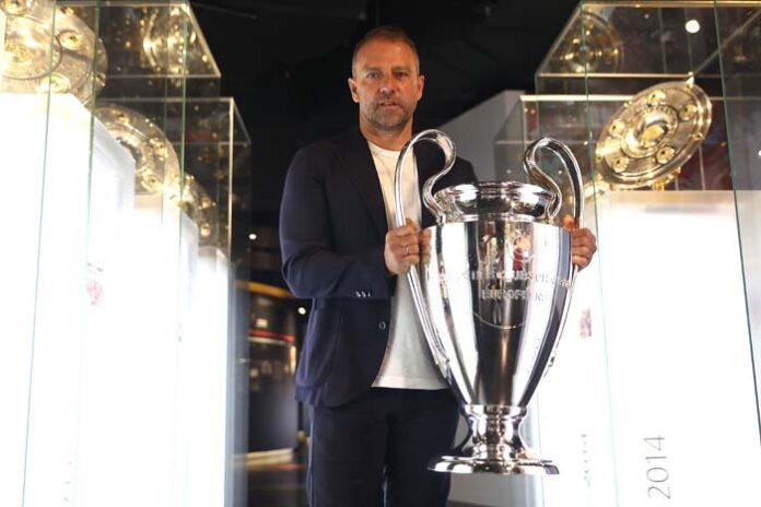 Hansi Flick präsentiert das Triple im FC Bayern Museum Hansi Flick präsentiert das Triple im FC Bayern Museum