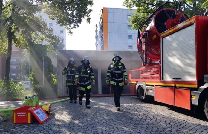 Hadern: Tiefgaragenbrand im Hochhaus Hadern: Tiefgaragenbrand im Hochhaus