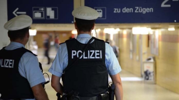 Bundespolizisten attackiert - 22-jähriger Beamter erleidet Bissverletzung