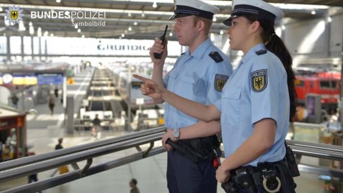 Hauptbahnhof München: Auf der Toilette gefilmt Hauptbahnhof München: Auf der Toilette gefilmt