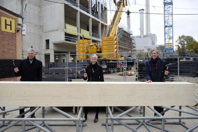 Rohbau der Philharmonie im Gasteig Sendling abgeschlossen - Richtfest im neuen Kulturkraftwerk