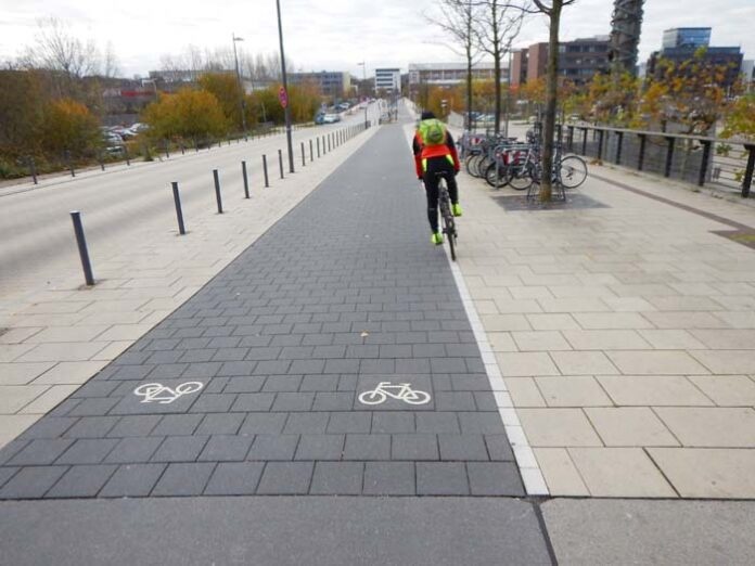 ADAC Test: Jeder dritte Radweg zu schmal