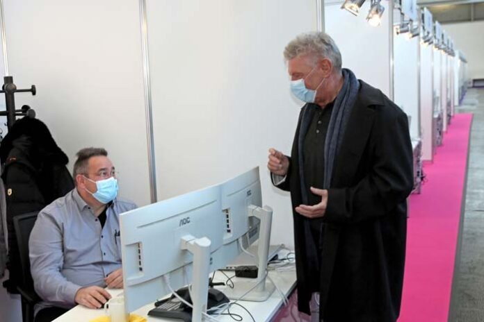OB Reiter und Gesundheitsreferentin Zurek besuchen neuen Standort der Contact Tracing Teams in der Messe OB Reiter und Gesundheitsreferentin Zurek besuchen neuen Standort der Contact Tracing Teams in der Messe
