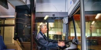 Mehr Platz im Bus: Erste Tür wird wieder geöffnet, Trennscheiben schirmen Fahrer-Arbeitsplatz ab