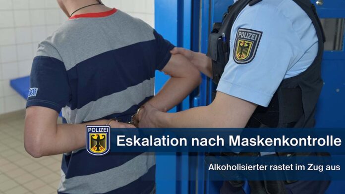Eskalation nach Maskenkontrolle - Alkoholisierter rastet im Zug aus Eskalation nach Maskenkontrolle - Alkoholisierter rastet im Zug aus