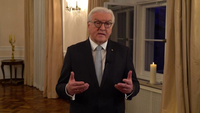 Bundespräsident Steinmeier ruft zur Aktion #lichtfenster auf Bundespräsident Steinmeier ruft zur Aktion #lichtfenster auf