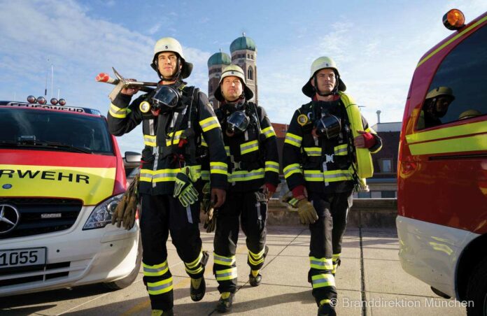 Feuerwehr München erhält Hightech-Schutzbekleidung Feuerwehr München erhält Hightech-Schutzbekleidung