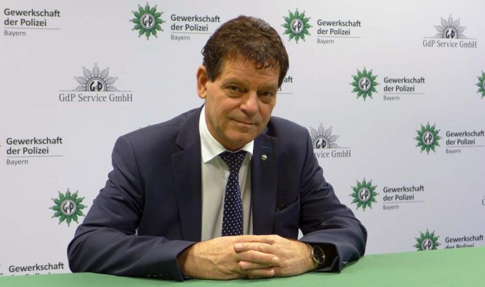 GdP Bayern fordert bestmöglichen Impfstoff für die Beschäftigten GdP Bayern fordert bestmöglichen Impfstoff für die Beschäftigten