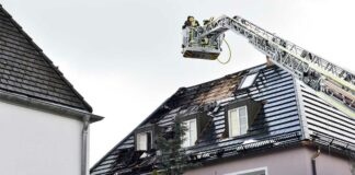 Pasing-Obermenzing: Dachstuhlbrand eines Einfamilienhauses