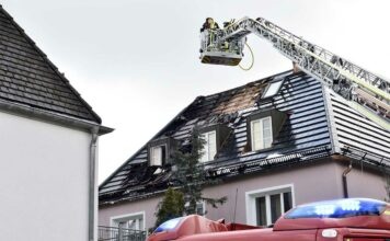 Pasing-Obermenzing: Dachstuhlbrand eines Einfamilienhauses