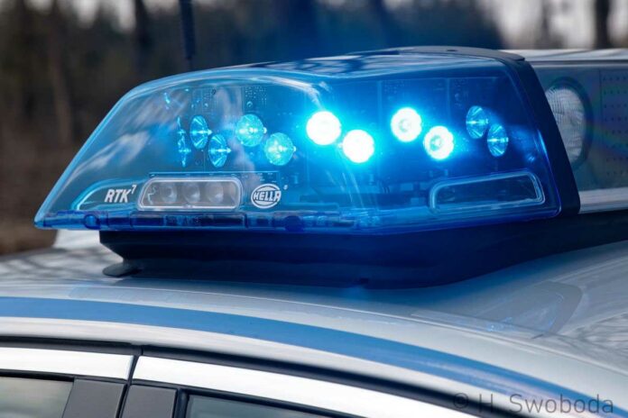 Moosach: Pkw-Fahrer fährt zu schnell - Fahrer unter Einfluss von Alkohol und Drogen Moosach: Pkw-Fahrer fährt zu schnell - Fahrer unter Einfluss von Alkohol und Drogen