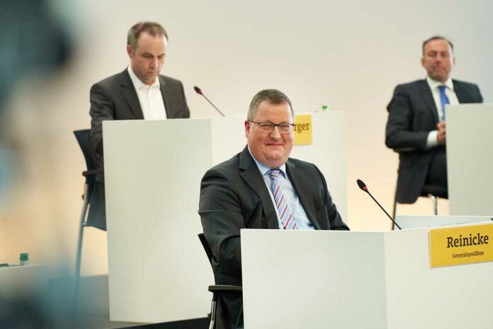 Christian Reinicke zum ADAC Präsidenten gewählt Christian Reinicke zum ADAC Präsidenten gewählt