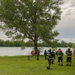 Herrenlose Kleidung am Feldmochinger See löste Großeinsatz aus Herrenlose Kleidung am Feldmochinger See löste Großeinsatz aus