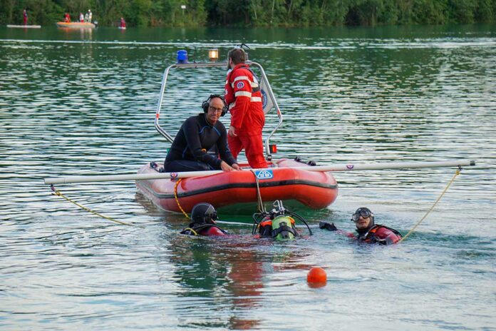 Großangelegte Wasserrettungsübung am Unterschleißheimer See