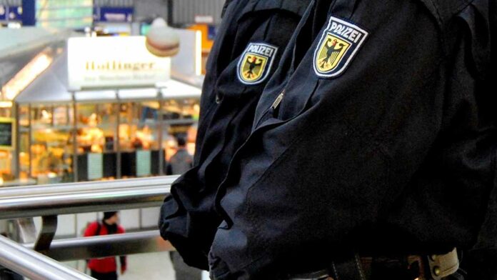 Dosenwurf gegen Angestellten - Mann durch Ladenschluss frustriert Dosenwurf gegen Angestellten - Mann durch Ladenschluss frustriert