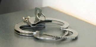 Polizisten bespuckt und gebissen