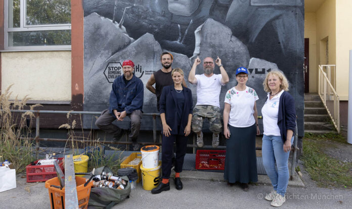 #StopBombingCivilians – Graffiti gegen Bomben auf Wohngebiete eingeweiht