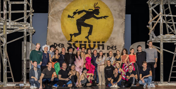 Michael Bully Herbig beim Probenbesuch "Manitu is coming home" im Deutschen Theater