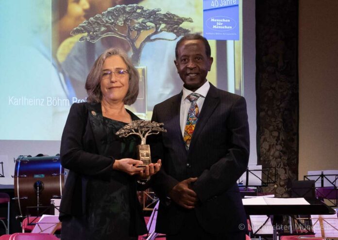 Paula Caballero erhält Karlheinz Böhm Preis 2021 der Stiftung Menschen für Menschen