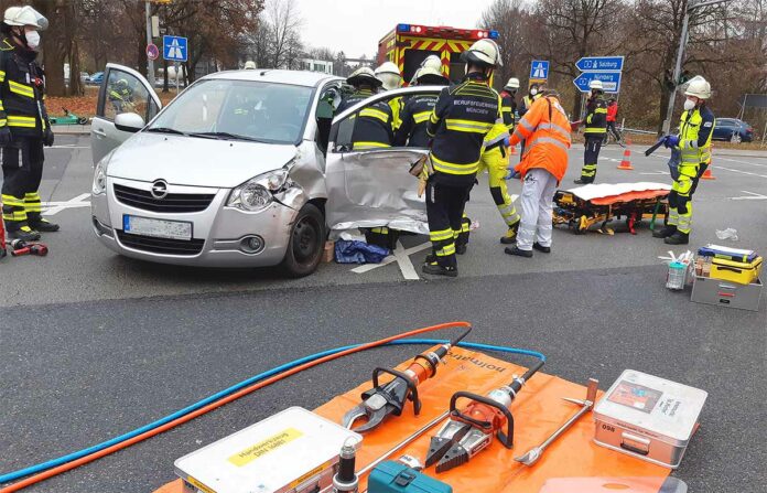 Ramersdorf: Unfall auf Alarmfahrt