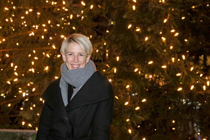 Christbaum erstrahlt auf dem Marienplatz