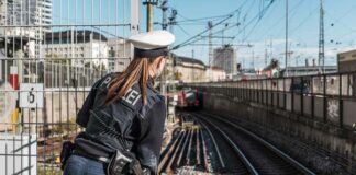 Alkoholisierte Frau im Gleis - Nach Widerstand zur Dienststelle getragen