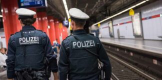 Betrunkene Unruhestifter Bundespolizei wegen Körperverletzungen im Einsatz