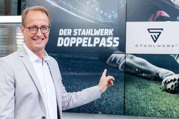 Axel Hellmann und Stefan Effenberg diskutieren im „STAHLWERK Doppelpass“ am Sonntag live ab 11:00 Uhr Axel Hellmann und Stefan Effenberg diskutieren im „STAHLWERK Doppelpass“ am Sonntag live ab 11:00 Uhr