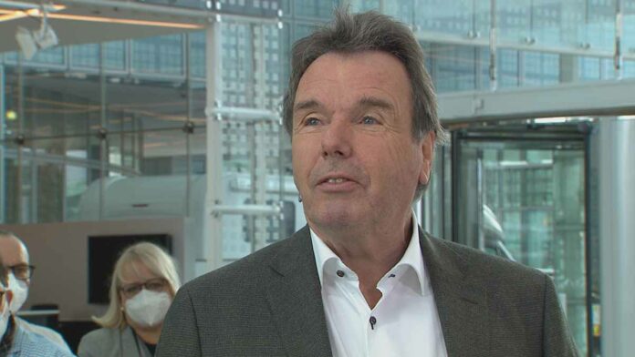 Heribert Bruchhagen in „Der STAHLWERK Doppelpass“ über die Corona-gebeutelten Bayern Heribert Bruchhagen in „Der STAHLWERK Doppelpass“ über die Corona-gebeutelten Bayern