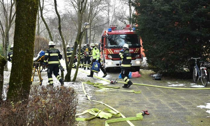 Ramersdorf: Zimmerbrand mit zwei verletzten Personen Ramersdorf: Zimmerbrand mit zwei verletzten Personen