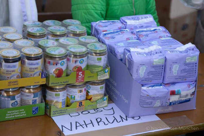 Humanitaere Hilfe für die Ukraine Humanitäre Hilfe für die Ukraine: DB Schenker eröffnet Sammelstelle für Privatspenden in München