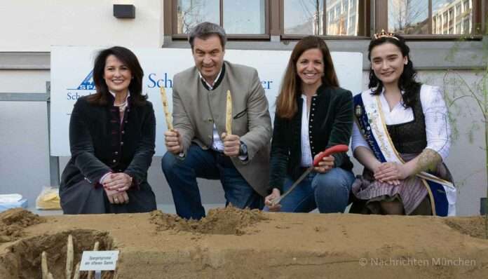 Ministerpräsident Dr. Markus Söder und Agrarministerin Michaela Kaniber eröffnen die bayerische Spargelsaison