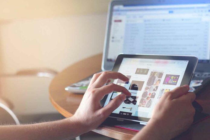 EU-Kommission begrüßt die Einigung auf Regeln für Online-Plattformen EU-Kommission begrüßt die Einigung auf Regeln für Online-Plattformen
