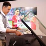Zehnerpack ab jetzt im FC Bayern Museum - Jamal Musiala bringt die Meisterschale