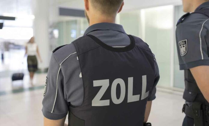 30 Jahre Zoll am Flughafen München 30 Jahre Zoll am Flughafen München