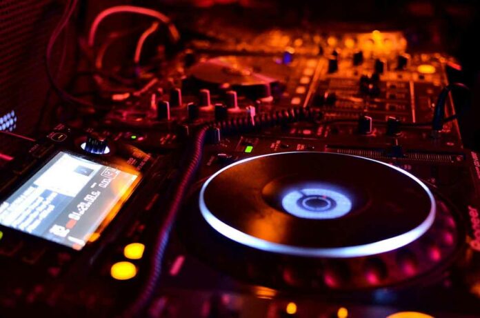 Offizielle Deutsche Charts: Harry zum Ersten, Luciano zum Vierten Offizielle Deutsche Charts: Harry zum Ersten, Luciano zum Vierten