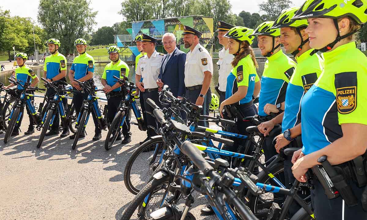 Pilotprojekt fr hauptamtliche Polizei-Fahrradstaffel vorgestellt -  Nachrichten Mnchen