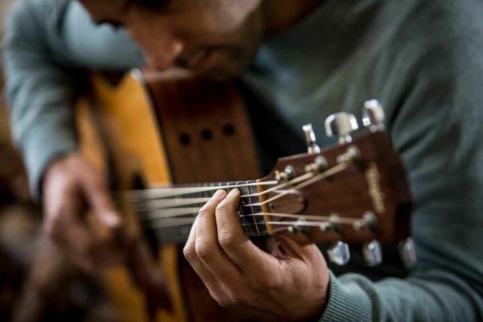 Wieder auf dem Tollwood Sommerfestival: Die FassBar mit Folk-Garden Wieder auf dem Tollwood Sommerfestival: Die FassBar mit Folk-Garden