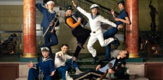 Kommuna Lux aus der Ukraine am 4. Juli 2022 auf dem Tollwood Sommerfestival