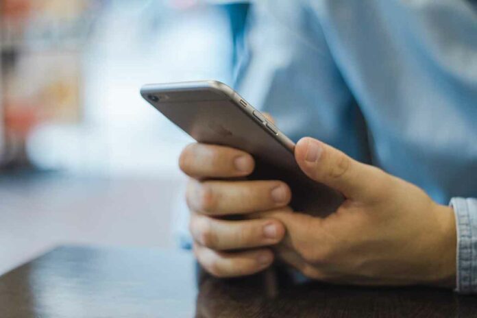 Prävention von Schlaganfall mit Hilfe von Smartphones und Smartwatches