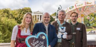 Oberbürgermeister Dieter Reiter kürt WiesnGentleman* 2022