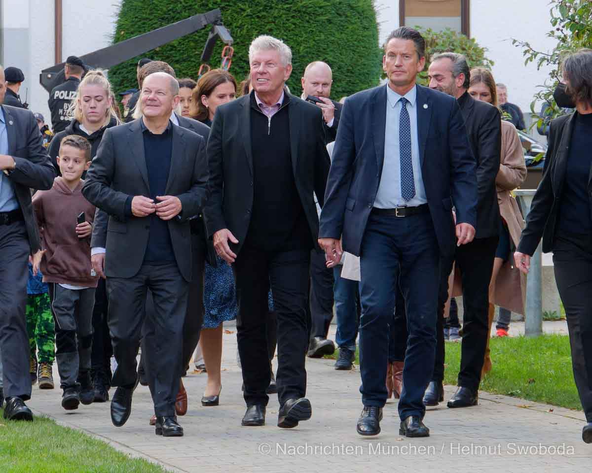 Bundeskanzler Olaf Scholz Besucht PlusEnergie H user Der GWG M nchen 