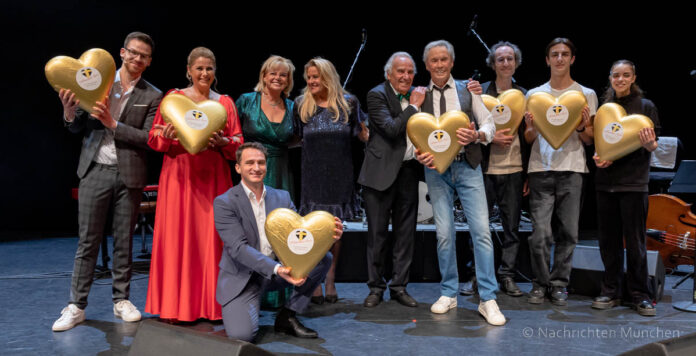 Stars im Prinze 2022 - Peter Kraus rockt das Prinzregententheater für Stiftung s'Münchner Herz Stars im Prinze 2022 - Peter Kraus rockt das Prinzregententheater für Stiftung s'Münchner Herz
