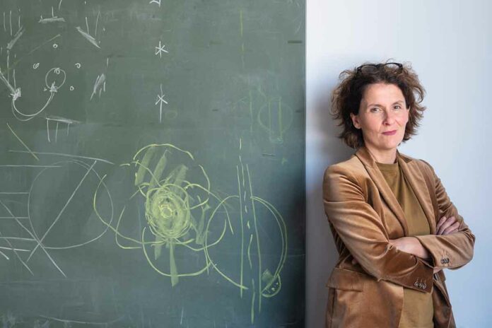 Erstes Neutrino-Bild einer aktiven Galaxie Erstes Neutrino-Bild einer aktiven Galaxie