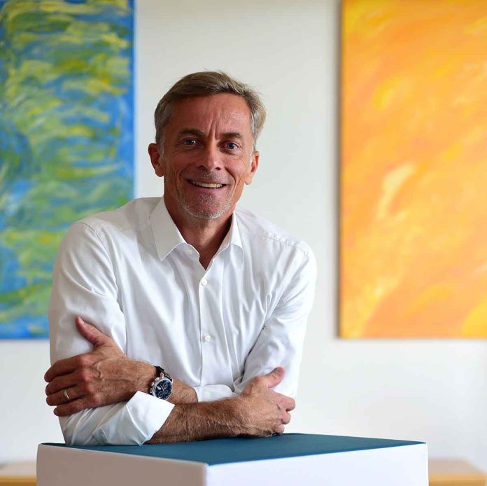 Dr. Axel Fischer gibt Vorsitz der Geschäftsführung spätestens im März 2024 ab Dr. Axel Fischer gibt Vorsitz der Geschäftsführung spätestens im März 2024 ab