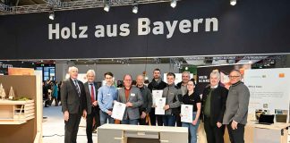 Schreinerwettbewerb: "Mal Home - mal Office": Amtschef Bittlmayer zeichnet Bayerns beste Schreiner aus