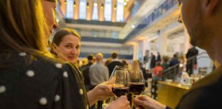 Flower-Power-Tischgespräche im Gasteig HP8 - Blind Dates mit Fragenmenü